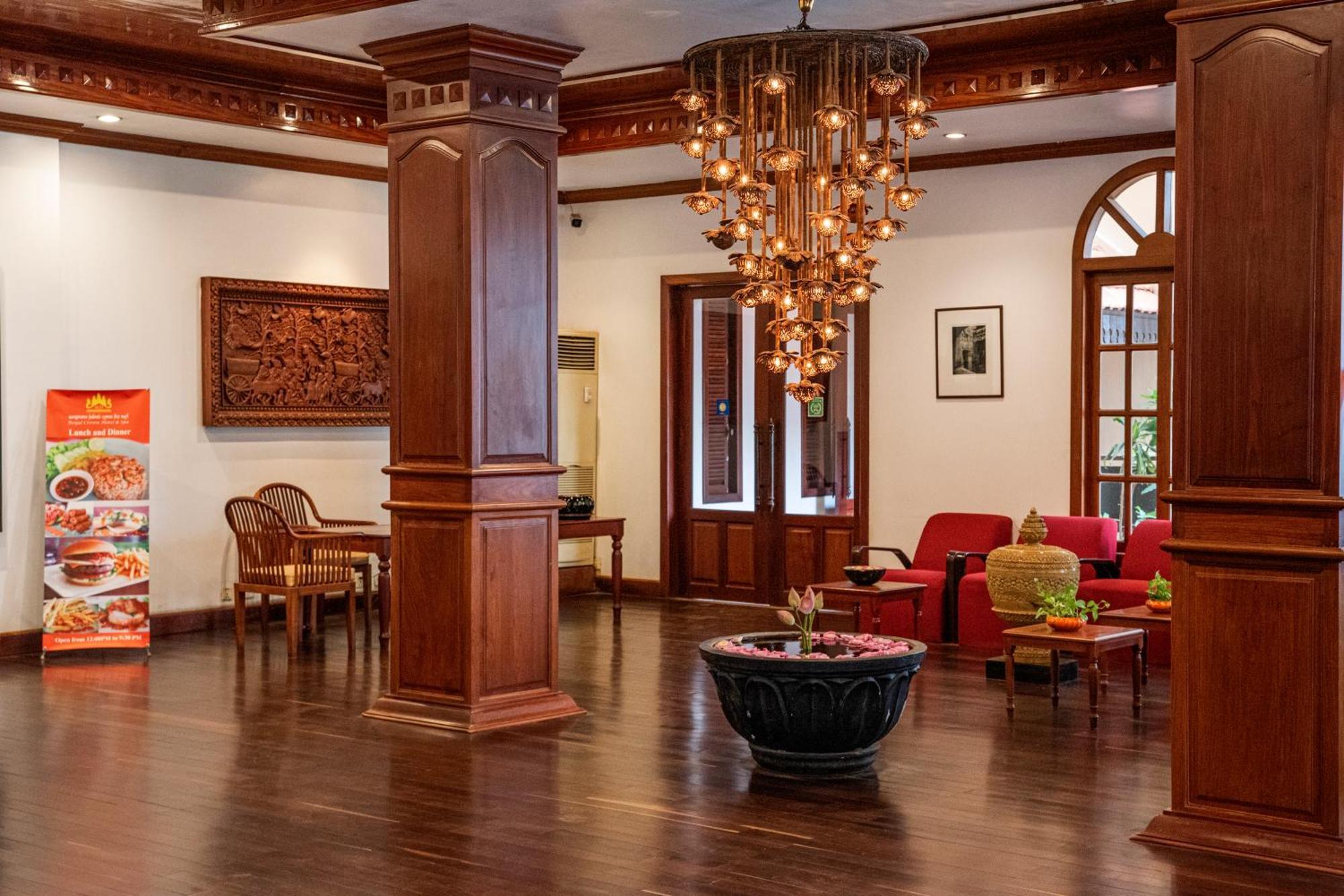 The Suite By Royal Crown Hotel Сіємреап Екстер'єр фото